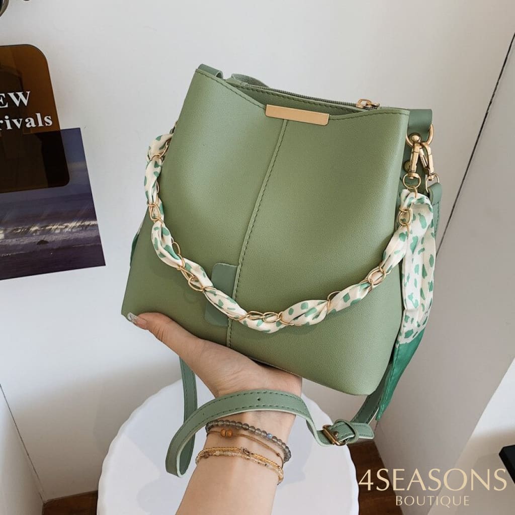 Popular Large-Capacity Bucket Bag For Women 2022 New Fashion Messenger Niche Casual Commuter