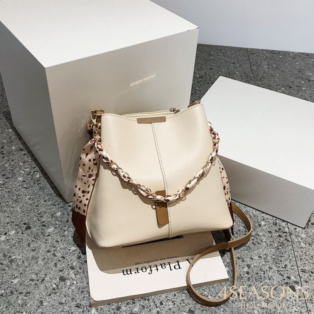 Popular Large-Capacity Bucket Bag For Women 2022 New Fashion Messenger Niche Casual Commuter