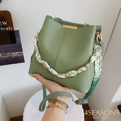 Popular Large-Capacity Bucket Bag For Women 2022 New Fashion Messenger Niche Casual Commuter