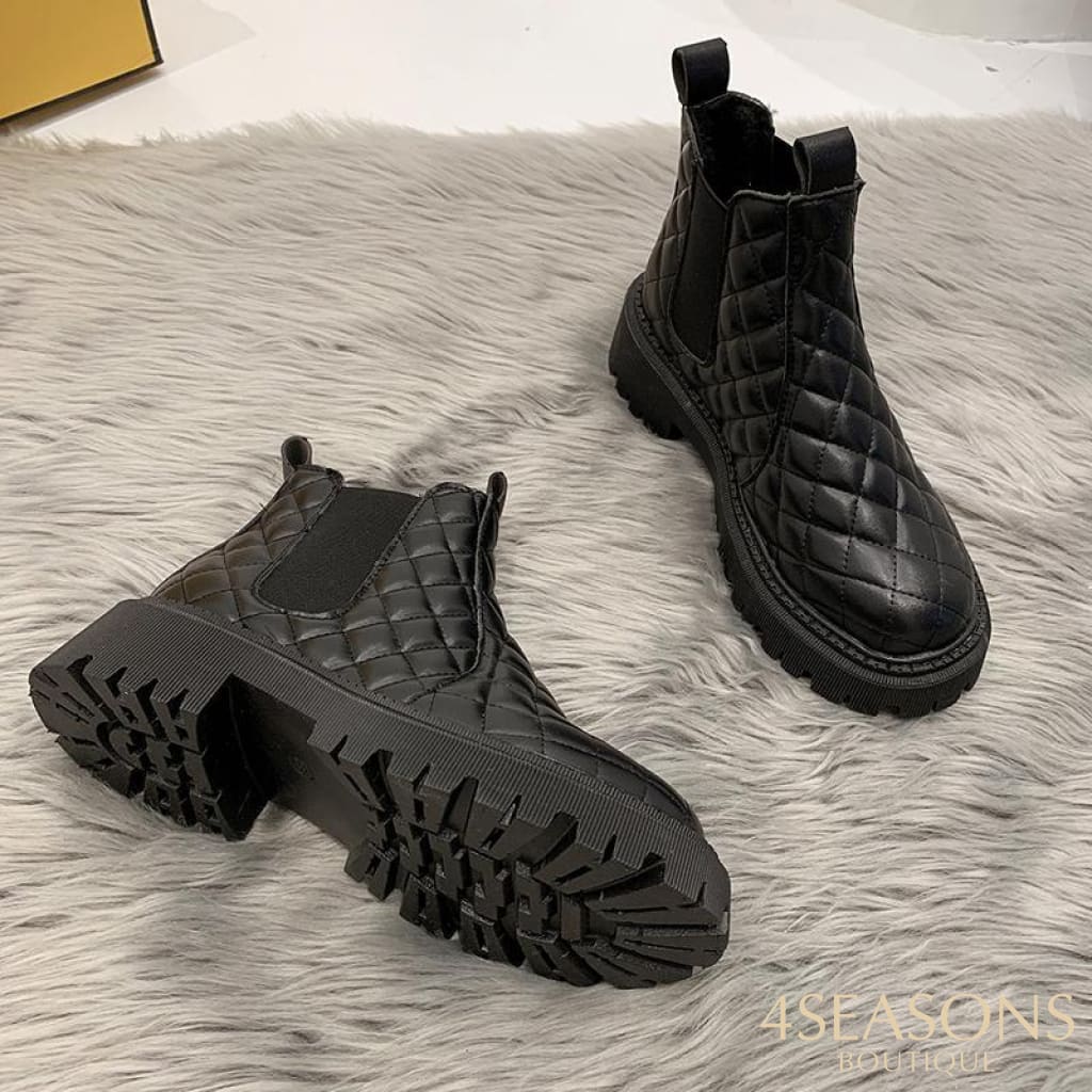 Bota Tratorada Júlia Preta / 34